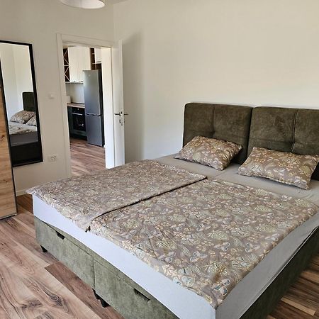 Holiday House Aurora Borealis Ervenik Екстер'єр фото