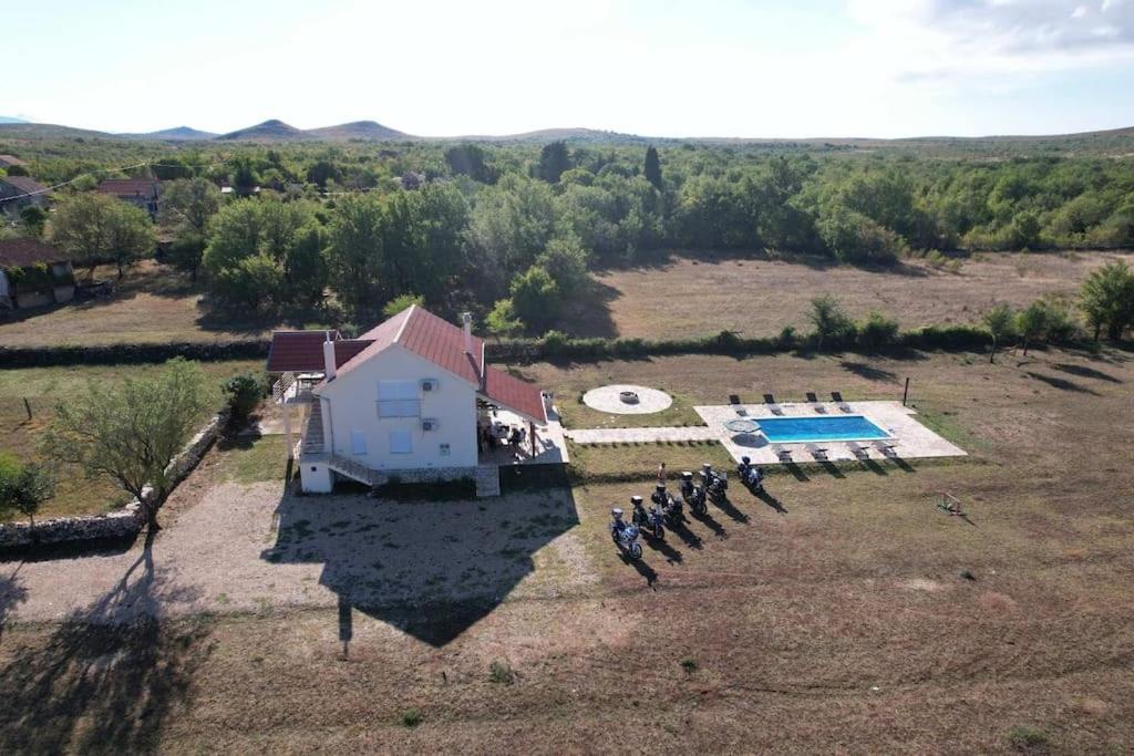 Holiday House Aurora Borealis Ervenik Екстер'єр фото