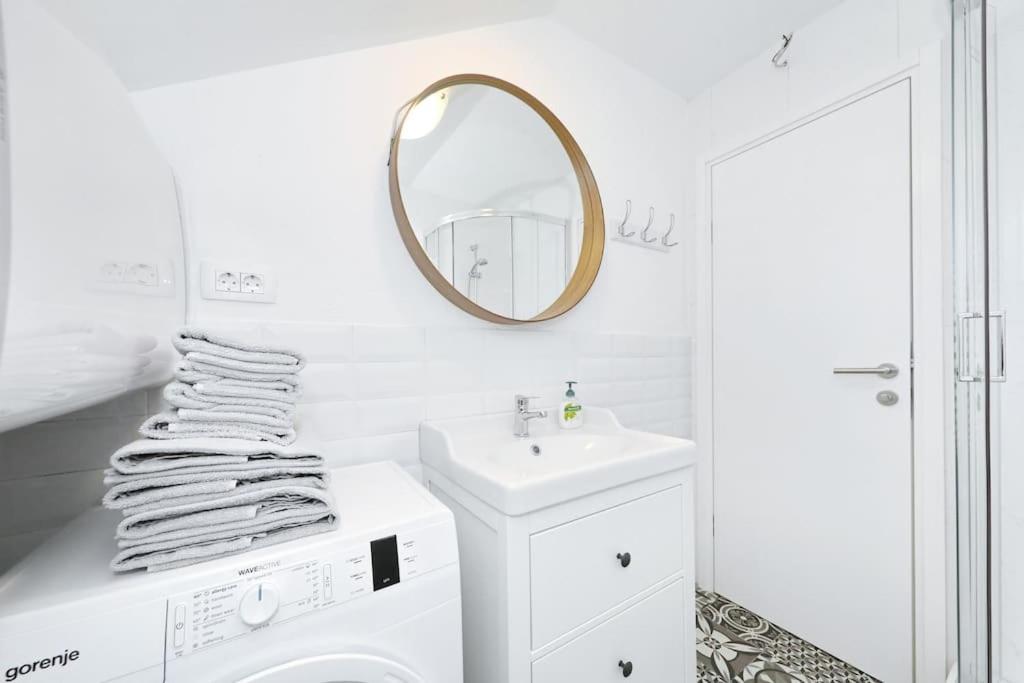 Holiday House Aurora Borealis Ervenik Екстер'єр фото
