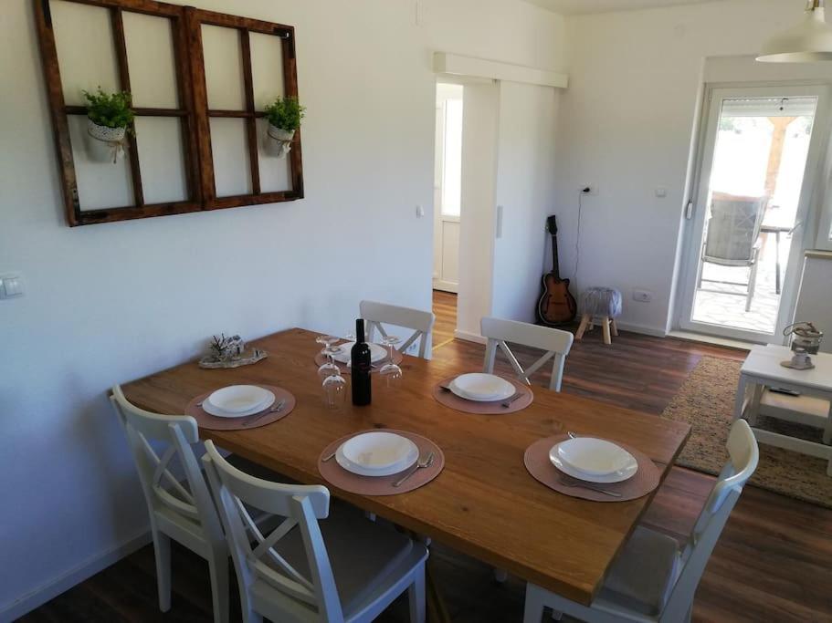 Holiday House Aurora Borealis Ervenik Екстер'єр фото